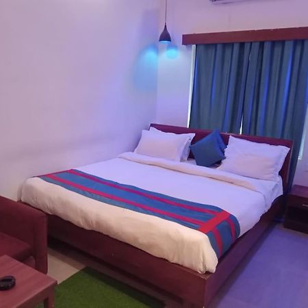 Aristro Club Hotel Kalkutta Kültér fotó