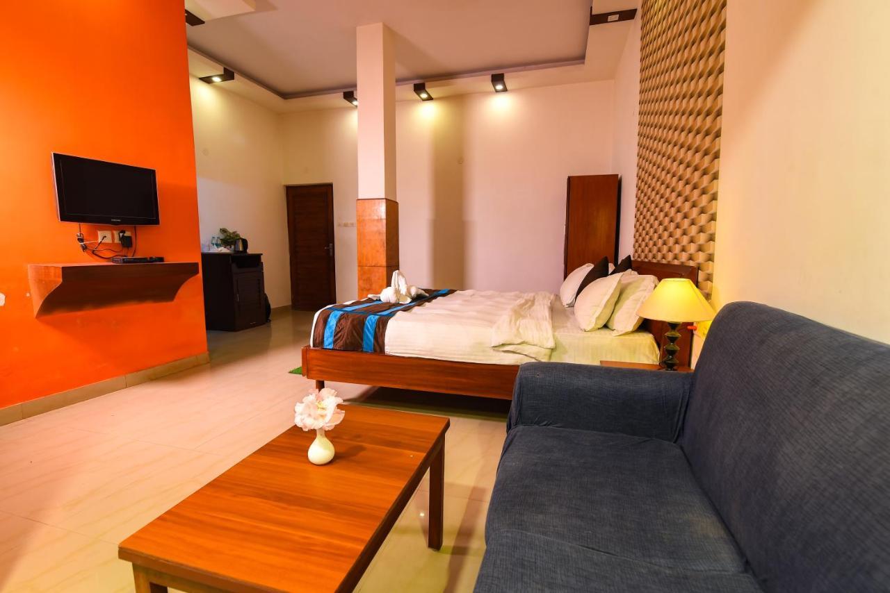 Aristro Club Hotel Kalkutta Kültér fotó