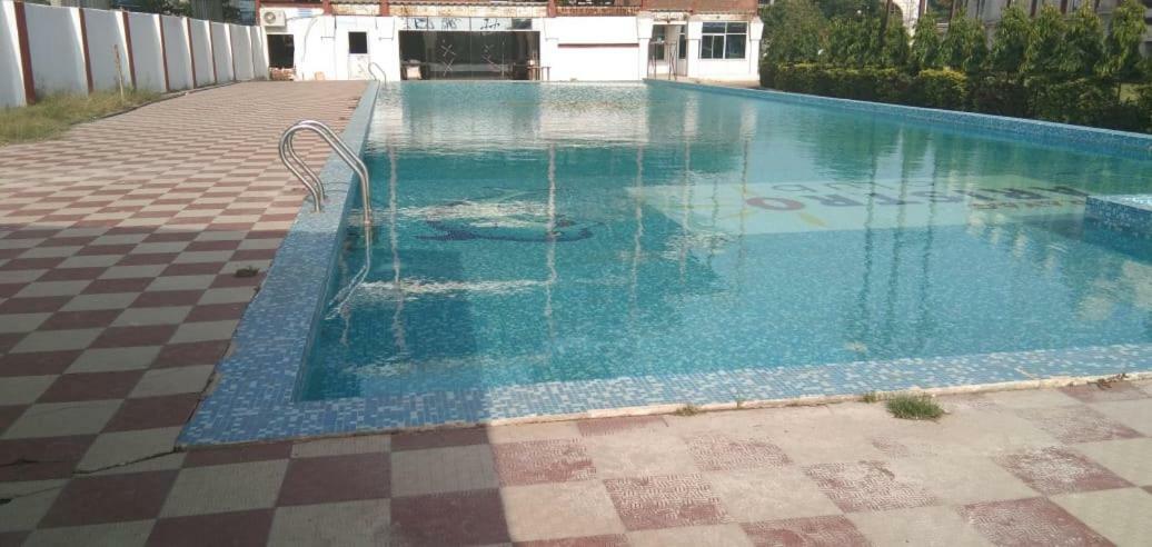 Aristro Club Hotel Kalkutta Kültér fotó